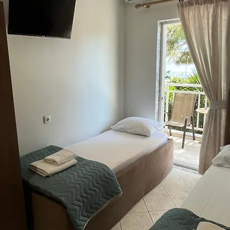 Pensión Grecian Sea 3*